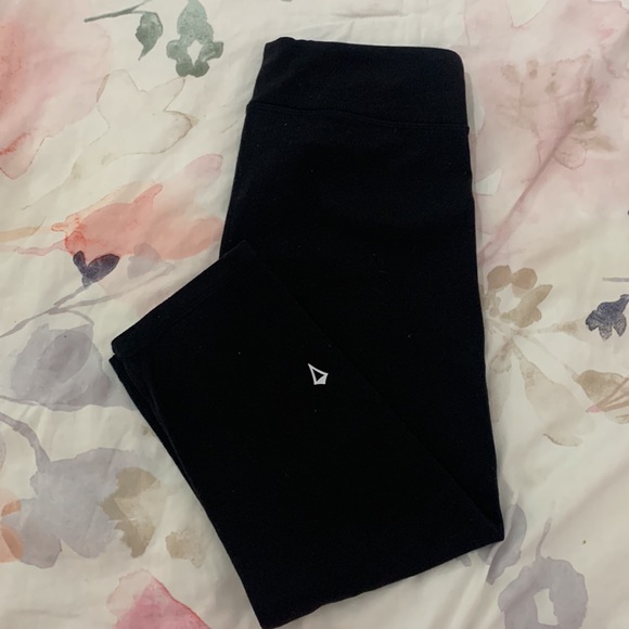 Lululemon Ivivva Girls 3/4 Leggings - Picture 3 of 4